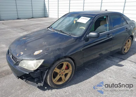 2002 Lexus Is 300 z USA, uszkodzony, nr VIN JTHBD192620050524